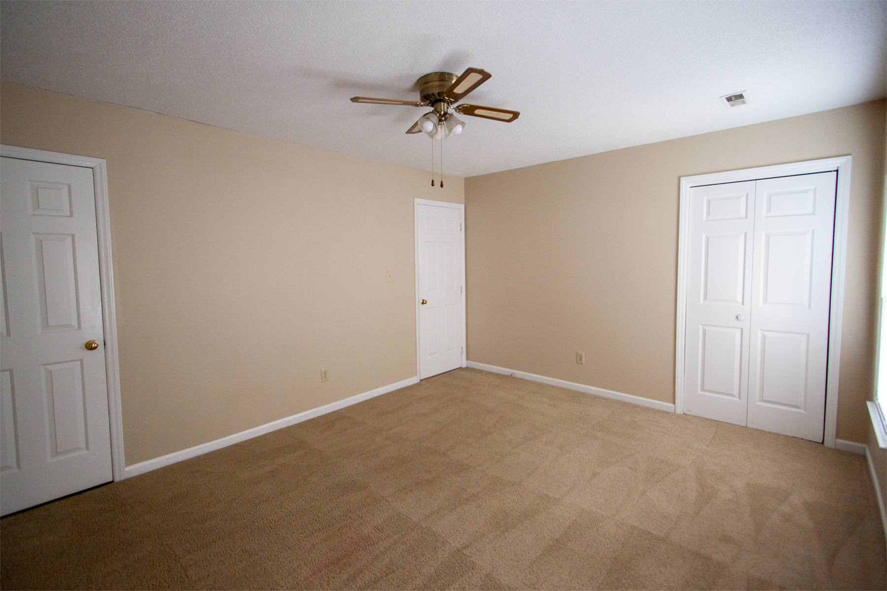 Bedrooms and Bathrooms AW Rentals